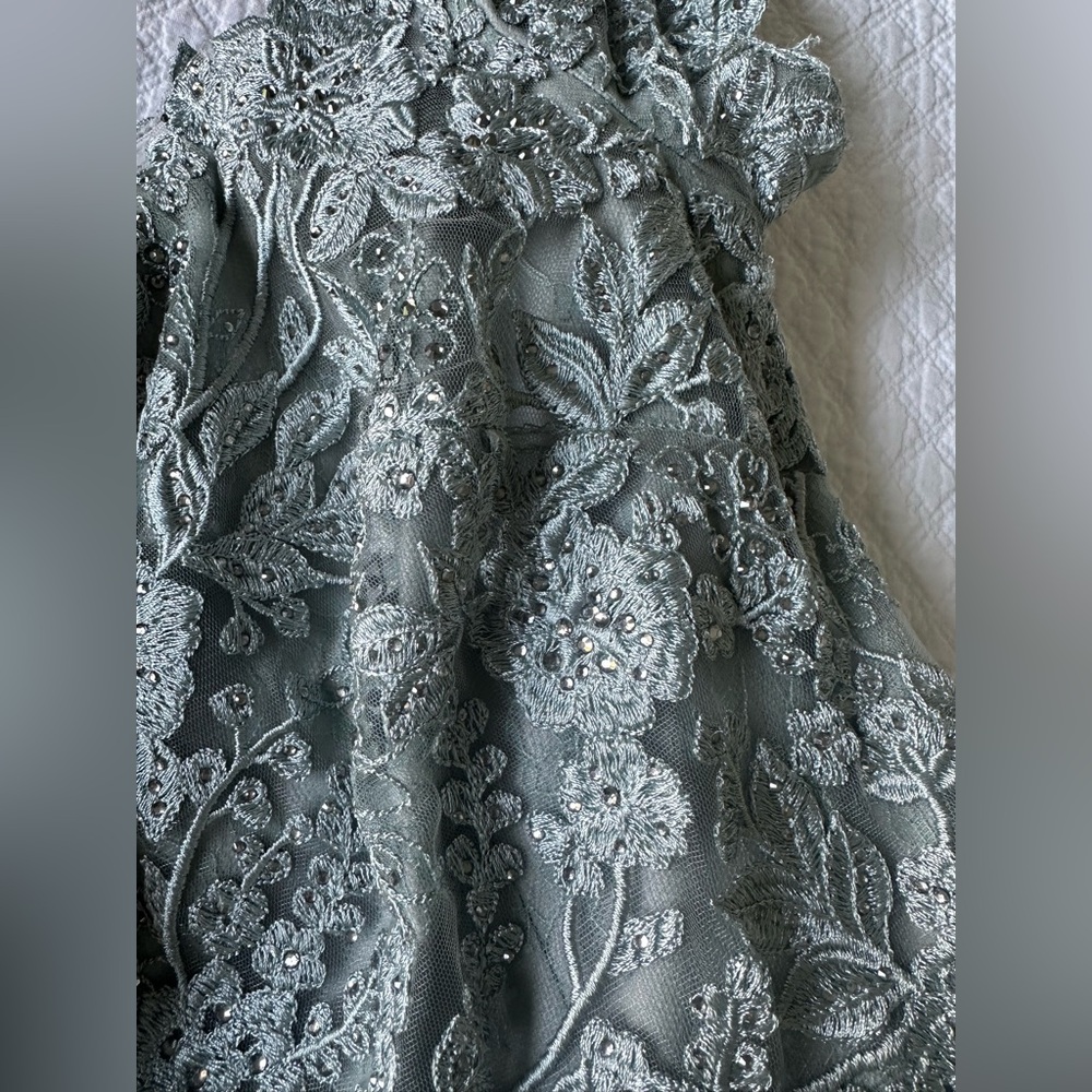 LARA 29122 Silver Sage Off-Shoulder Women’s Lace Embroidered Formal Dress Sz 10 - Picture 8 of 10